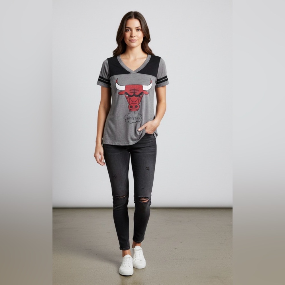 Blue 84 Chicago Bulls Burnout Tee Women XS Windy City Basketball